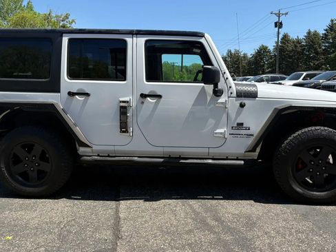 Used 2018 Jeep Wrangler Unlimited Sport S AWD/4WD image 11