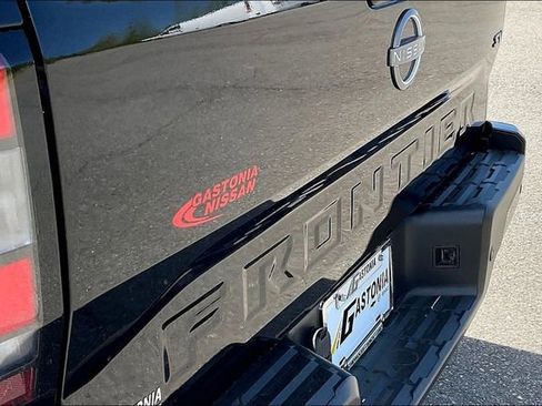 Used 2024 Nissan Frontier SV w/ SV Convenience Package RWD image 22