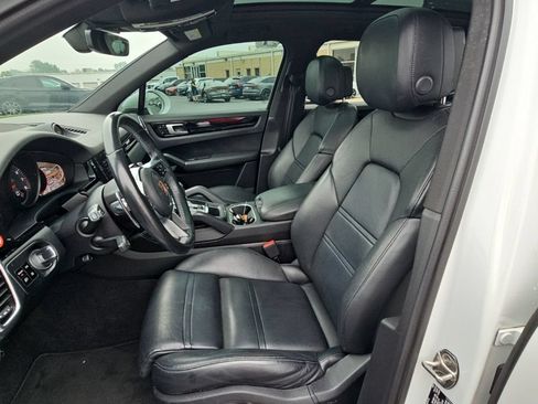 Used 2020 Porsche Cayenne AWD/4WD image 3
