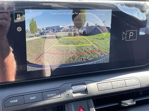 New 2025 Kia K4 LXS image 32