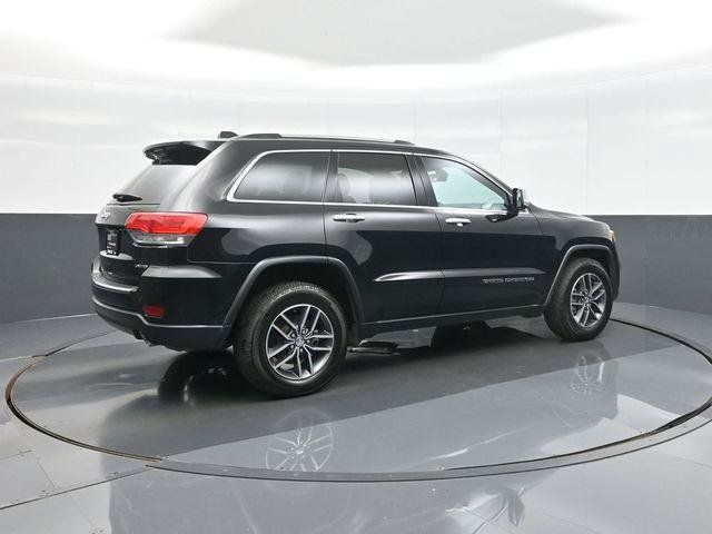 Used 2017 Jeep Grand Cherokee Limited AWD/4WD image 7
