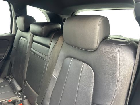 Used 2023 Mercedes-Benz GLB 250 4MATIC image 33