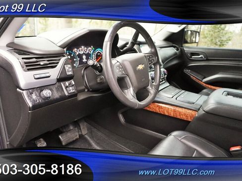 Used 2017 Chevrolet Suburban Premier RWD image 12