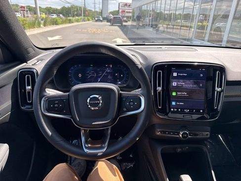 Used 2025 Volvo XC40 B5 Plus AWD/4WD image 20