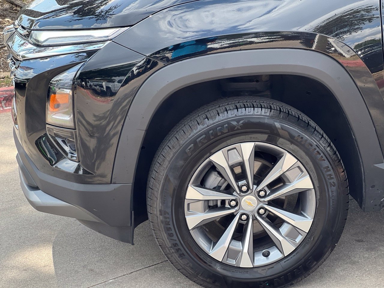 Used 2025 Chevrolet Equinox LT w/ Convenience Package II FWD image 25