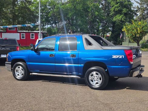Used 2004 Chevrolet Avalanche Z71 w/ Preferred Equipment Group AWD/4WD image 18