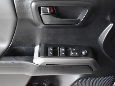 Used 2022 Toyota Tacoma SR5 w/ Technology Package RWD image 20