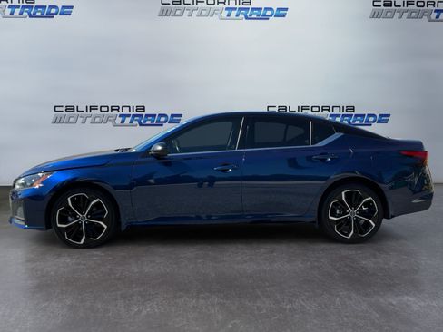Used 2023 Nissan Altima 2.5 SR AWD/4WD image 8