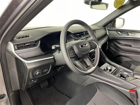 New 2025 Jeep Grand Cherokee L Laredo w/ Luxury Tech Group I image 2