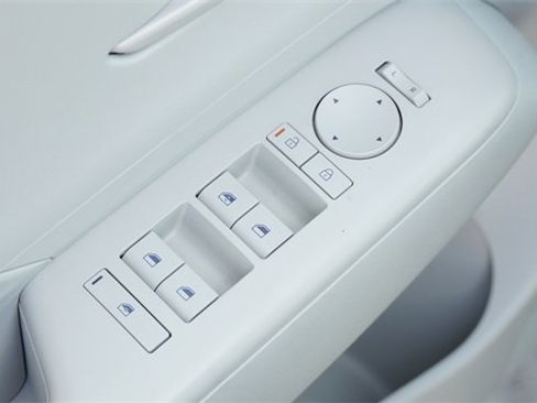 Used 2024 Hyundai Kona SEL image 20