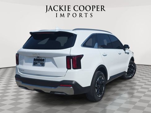 Used 2025 Kia Sorento S w/ Panoramic Sunroof Package FWD image 5