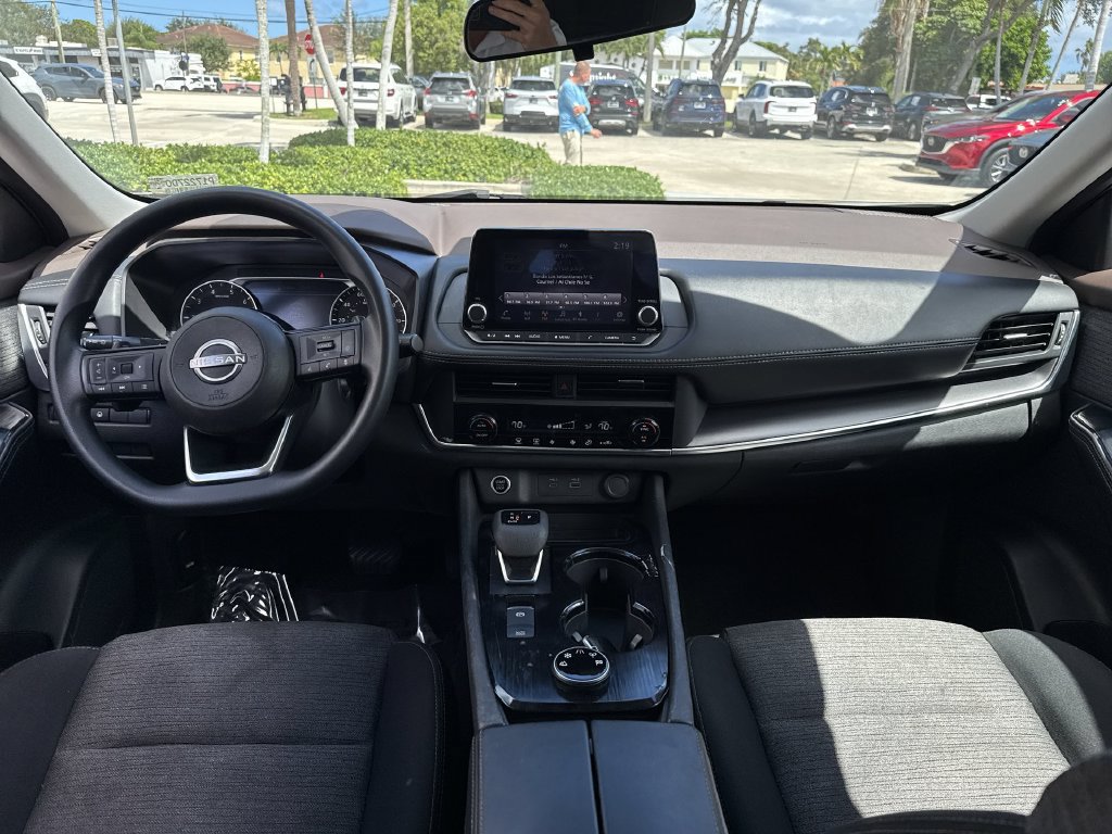 Used 2023 Nissan Rogue SV AWD/4WD image 14