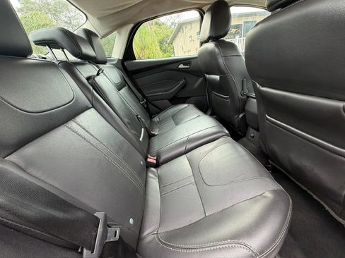 Used 2014 Ford Focus SE w/ Equipment Group 201A FWD image 14