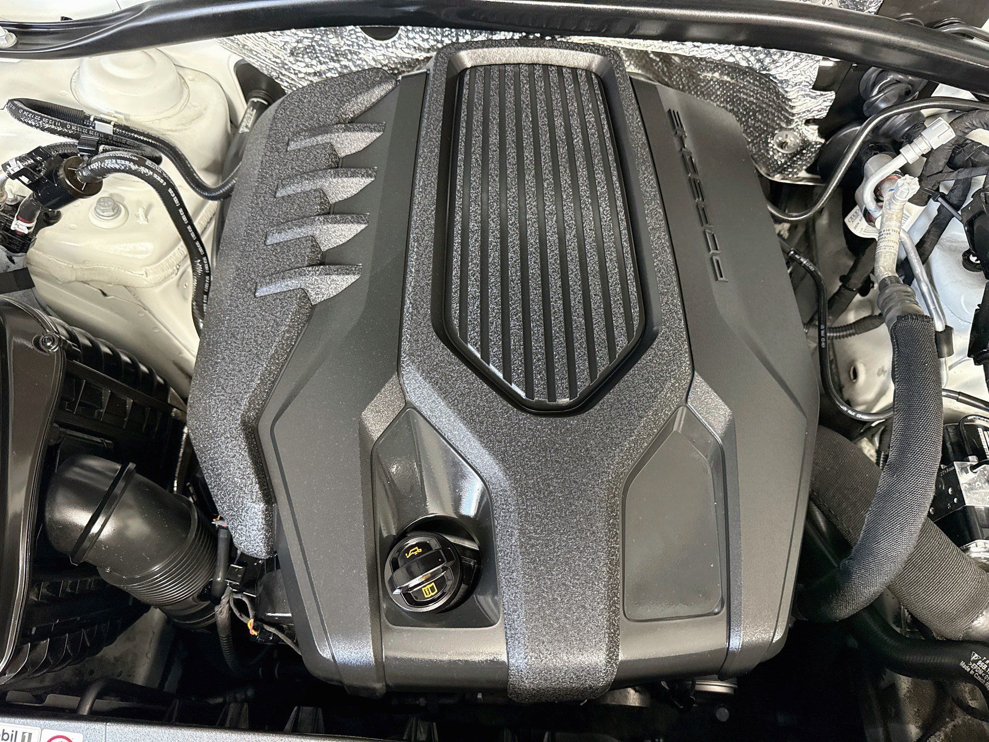 Used 2024 Porsche Macan AWD/4WD image 39