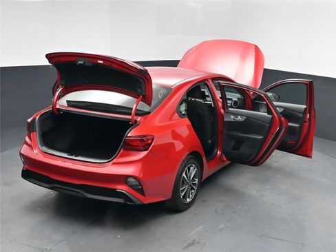 Used 2024 Kia Forte LXS image 17