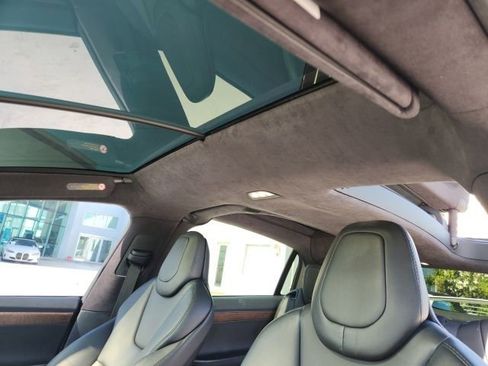 Used 2018 Tesla Model X 75D image 26