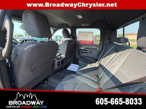 New 2026 RAM 2500 Big Horn AWD/4WD image 13