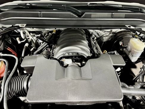 Used 2018 GMC Yukon SLT image 12