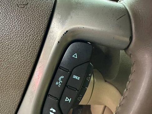 Used 2011 Chevrolet Avalanche LTZ RWD image 15