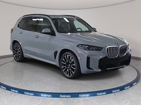 New 2026 BMW X5 xDrive50e w/ M Sport Package AWD/4WD image 3