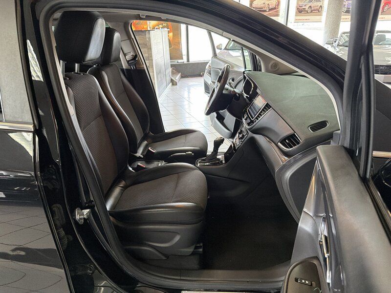Used 2021 Buick Encore Preferred w/ Safety Package II FWD image 18