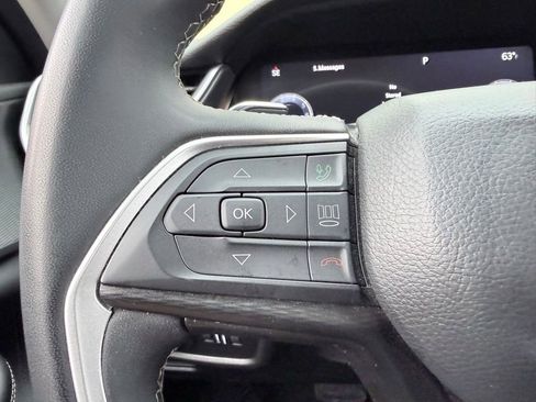 Used 2023 Jeep Grand Cherokee L Laredo image 12