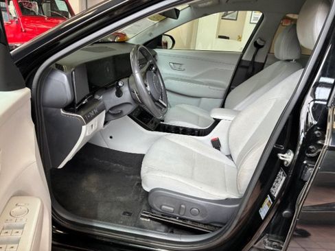 Used 2024 Hyundai Kona SEL w/ Convenience Package FWD image 18
