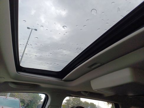 Used 2018 Dodge Journey Crossroad w/ Nav & Sun Group image 12