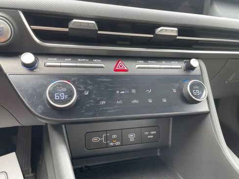 Used 2025 Hyundai Sonata SEL FWD image 27