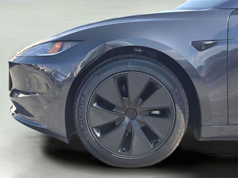 Used 2025 Tesla Model 3 Long Range RWD image 9