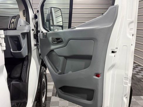 Used 2019 Ford Transit 250 130 Low Roof image 31