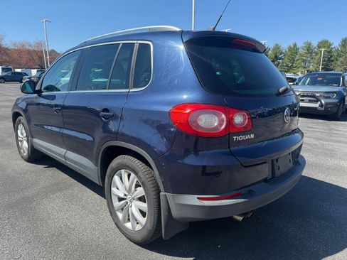 Used 2011 Volkswagen Tiguan SE image 3
