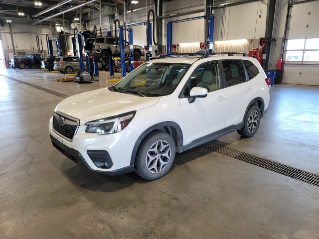 Used 2021 Subaru Forester Premium AWD/4WD image 3