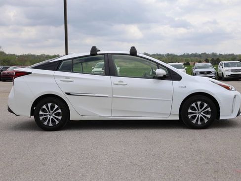 Used 2019 Toyota Prius LE AWD/4WD image 7