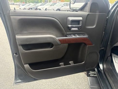 Used 2019 GMC Sierra 1500 SLE w/ SLE Value Package AWD/4WD image 18