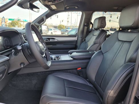 New 2025 Jeep Wagoneer Series II w/ Convenience Group I image 11