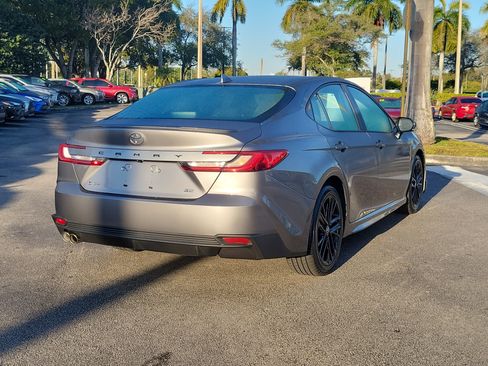 Used 2025 Toyota Camry SE image 4