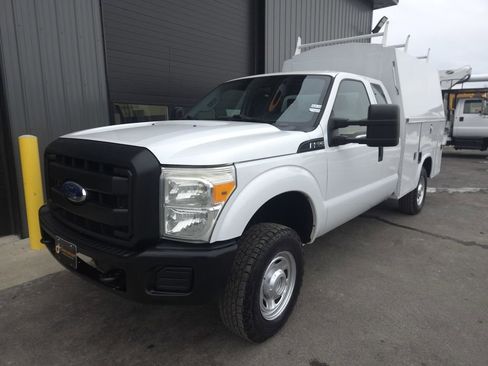 Used 2011 Ford F350 XL w/ Snow Plow Prep Pkg image 2