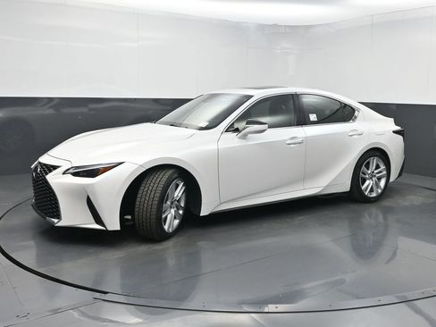 Used 2023 Lexus IS 300 w/ Comfort Package RWD image 19