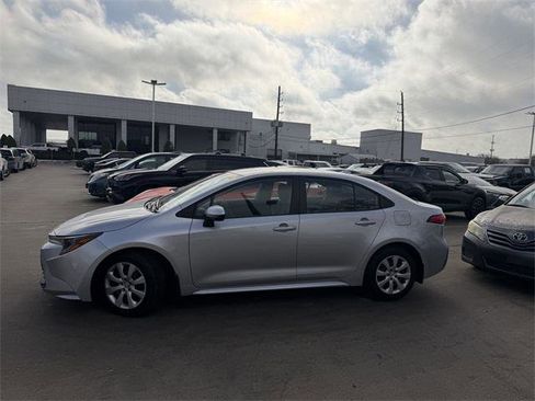 Certified 2025 Toyota Corolla LE image 7