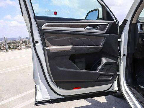 Used 2022 Volkswagen Atlas SE FWD image 22