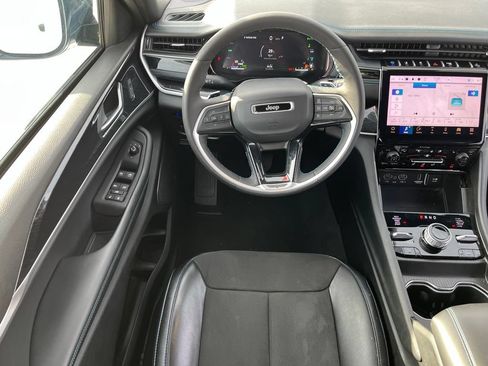 Used 2025 Jeep Grand Cherokee Trailhawk w/ Advanced Protech Group II AWD/4WD image 12