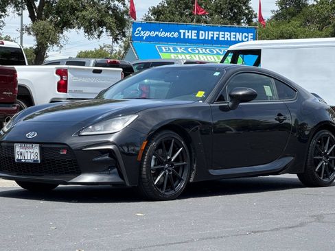 Used 2024 Toyota GR86 Premium RWD image 7