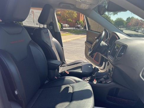 Used 2018 Jeep Compass Trailhawk AWD/4WD image 16