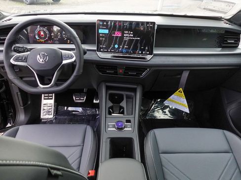 New 2026 Volkswagen Tiguan SE R-Line image 26