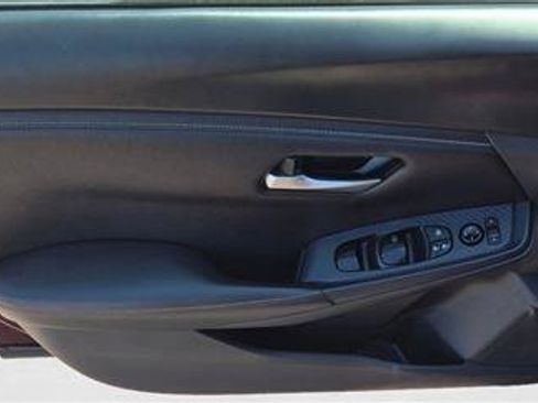 Used 2024 Nissan Sentra SV FWD image 10