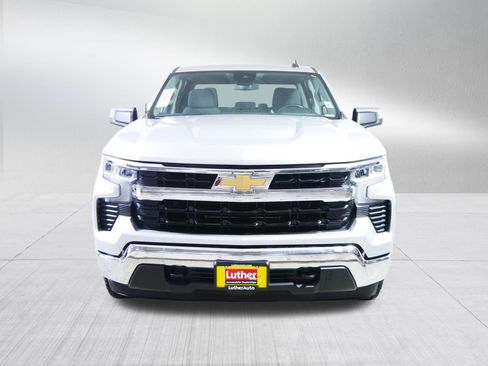 Used 2022 Chevrolet Silverado 1500 LT AWD/4WD image 2
