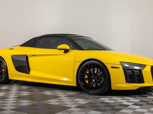 Used 2017 Audi R8 V10 AWD/4WD image 11