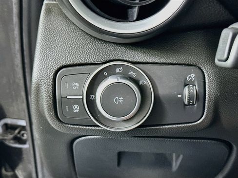 Used 2022 Alfa Romeo Giulia Ti RWD image 16