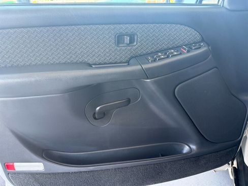 Used 2002 Chevrolet Avalanche 2WD image 21